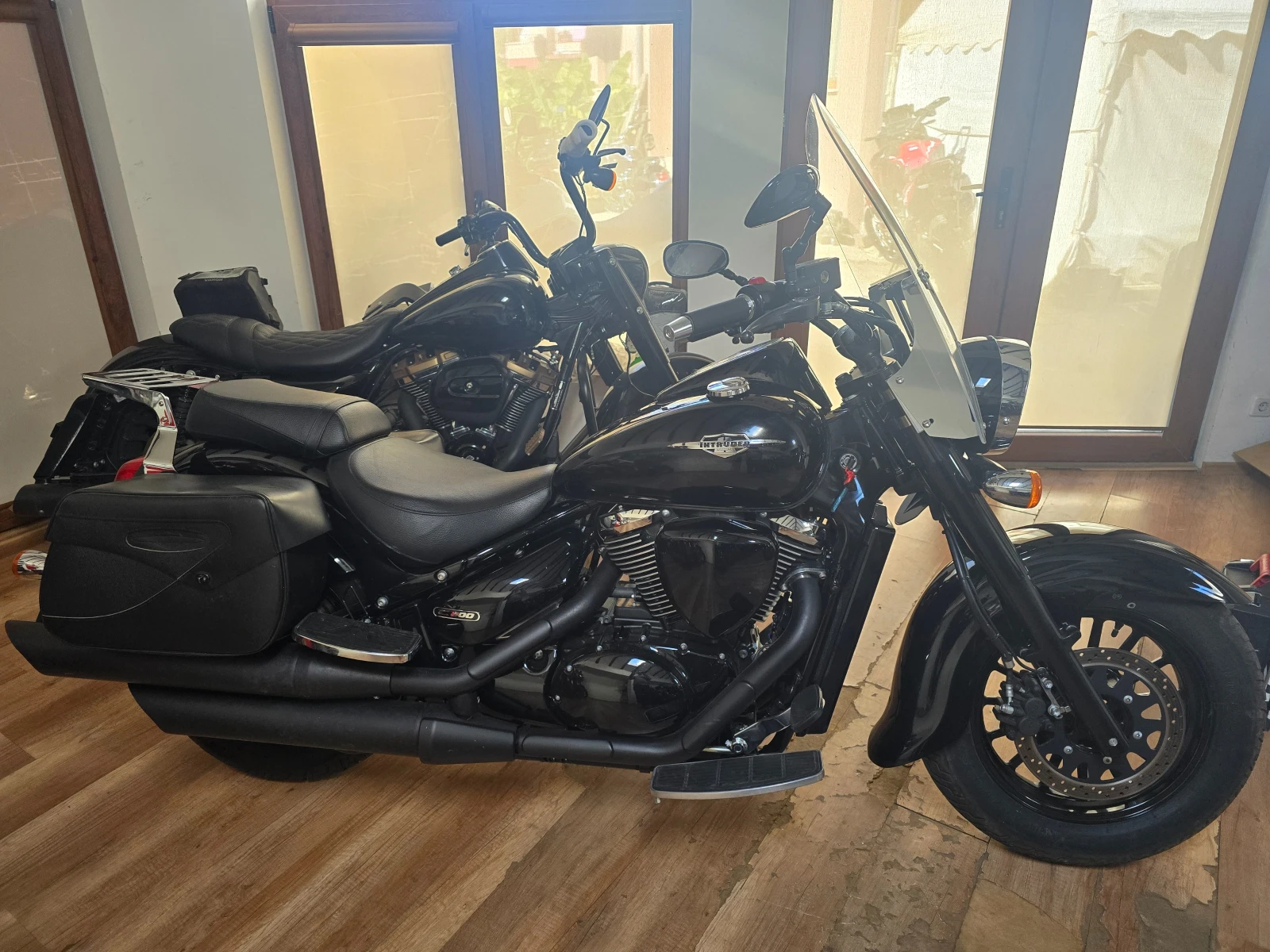 Suzuki Intruder C 800, снимка 6 - Мотоциклети и мототехника - 56418468