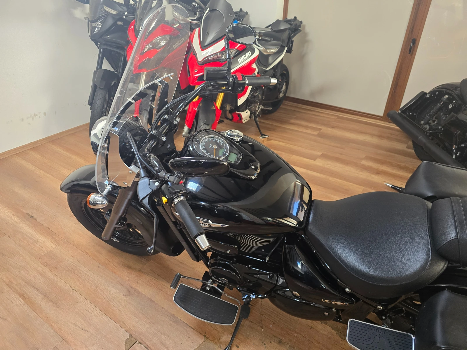 Suzuki Intruder C 800, снимка 11 - Мотоциклети и мототехника - 56418468