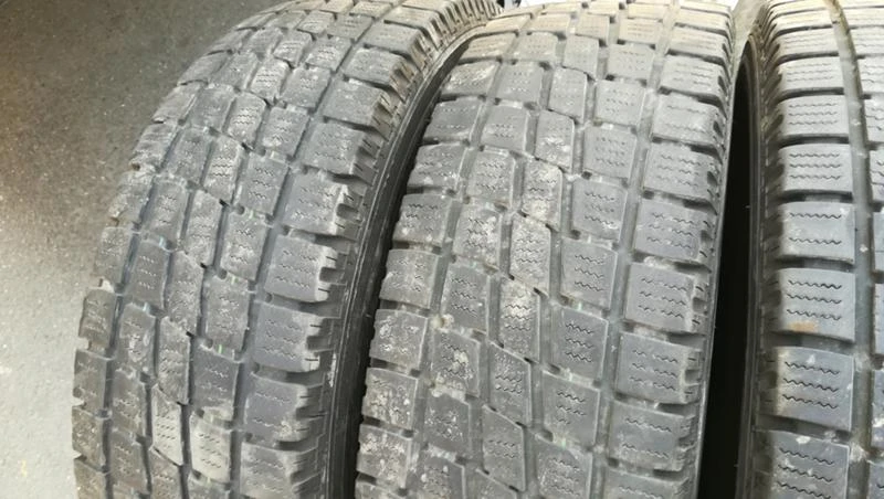 Гуми Зимни 215/75R16, снимка 4 - Гуми и джанти - 26741005