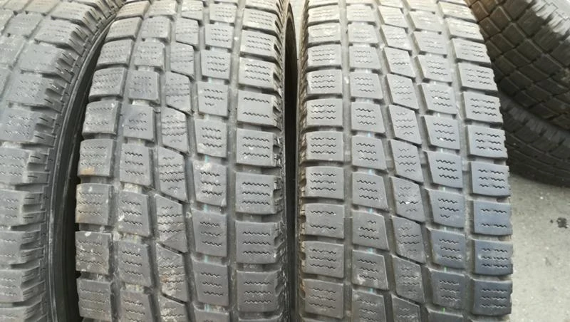 Гуми Зимни 215/75R16, снимка 3 - Гуми и джанти - 26741005