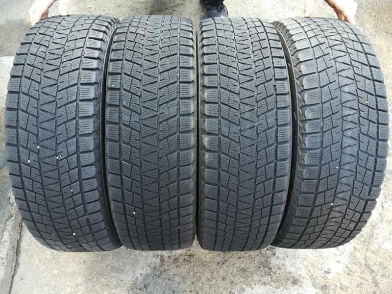 Гуми Зимни 215/70R16, снимка 1 - Гуми и джанти - 26799112