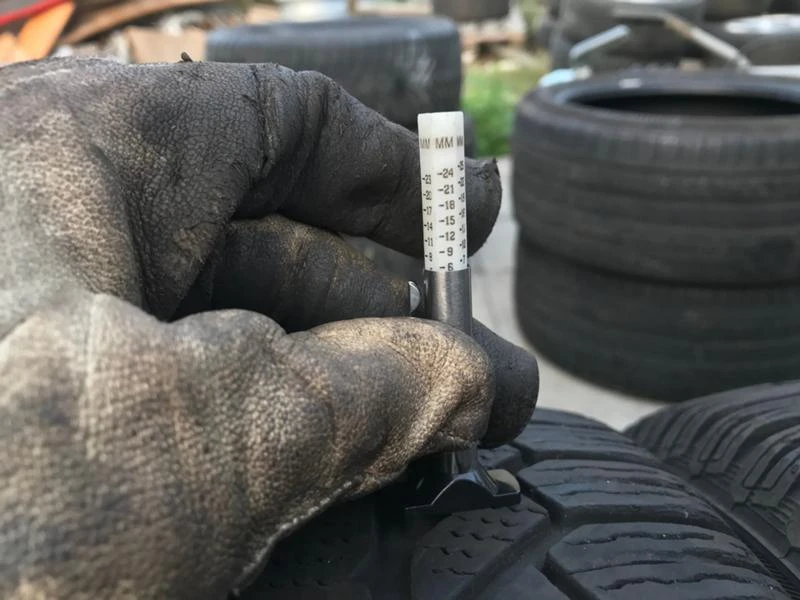 Гуми Зимни 215/60R16, снимка 7 - Гуми и джанти - 26998416