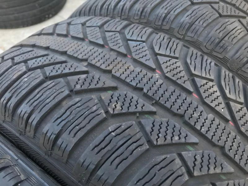 Гуми Зимни 215/60R16, снимка 3 - Гуми и джанти - 26998416