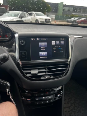 Peugeot 208, снимка 9