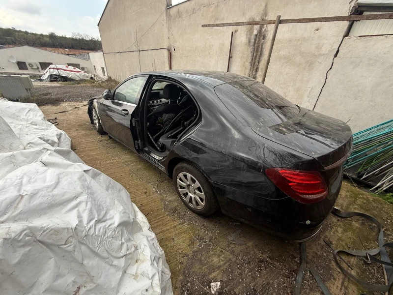 Mercedes-Benz E 220, снимка 9 - Автомобили и джипове - 44219356