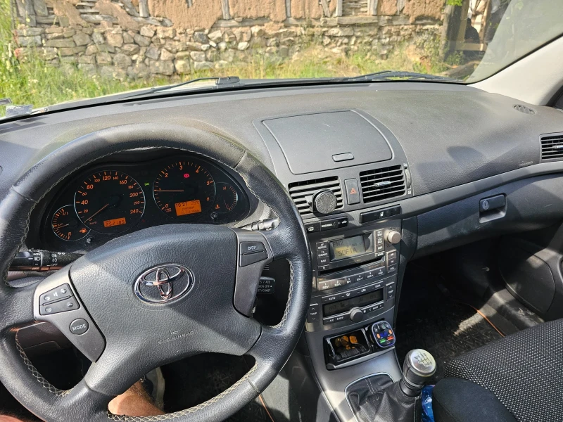 Toyota Avensis, снимка 5 - Автомобили и джипове - 48043635