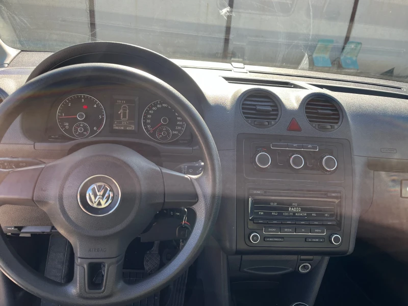 VW Caddy 1.6/105/НОВ ВНОС, снимка 9 - Автомобили и джипове - 48969496