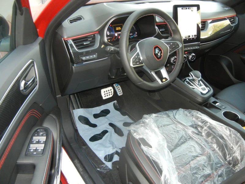 Renault Arkana RS/1.6HEV/143HP/ETECH/NAVI/360/PANO/18&#39;&#39;, снимка 7 - Автомобили и джипове - 49077390