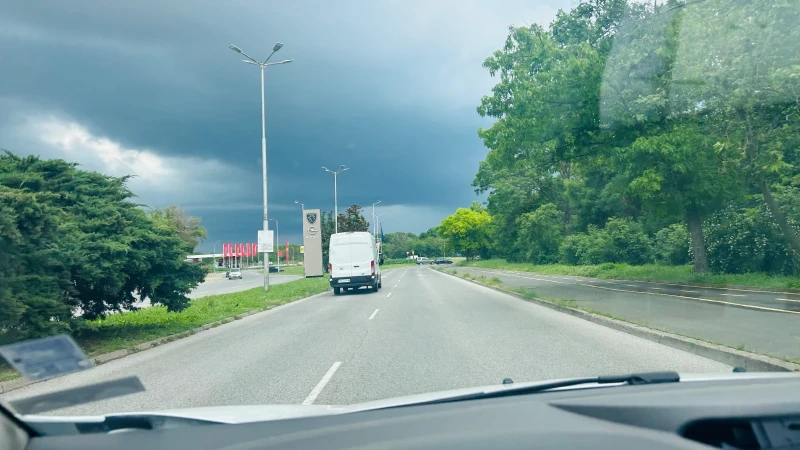 Toyota Avensis 1.8 129кс vvti, снимка 5 - Автомобили и джипове - 52382850