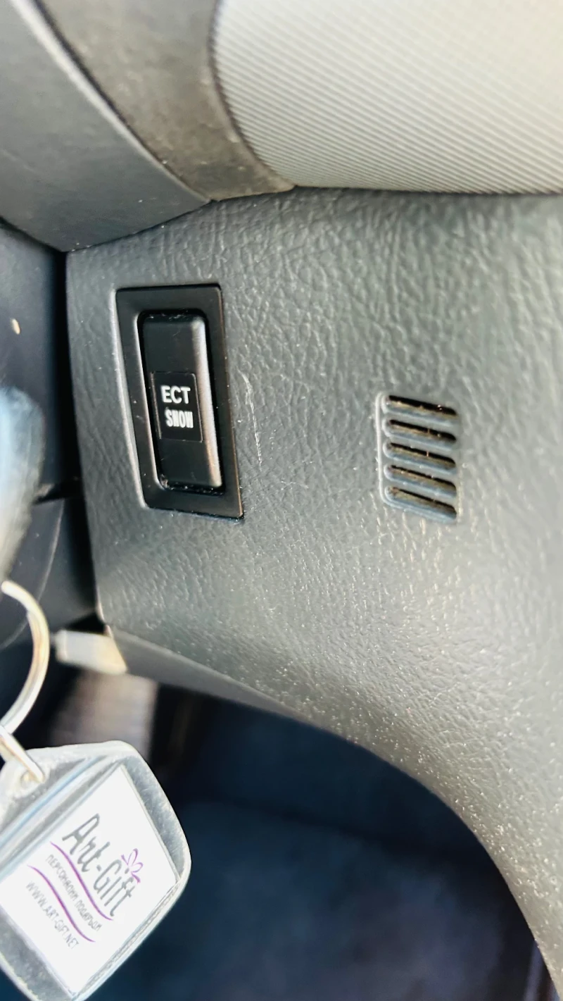 Toyota Avensis 1.8 129кс vvti, снимка 9 - Автомобили и джипове - 52382850