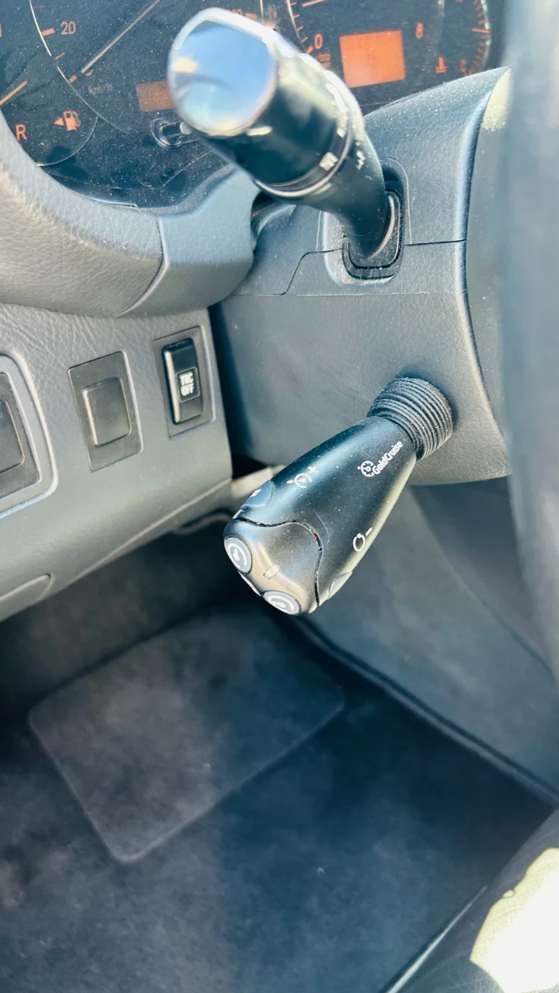 Toyota Avensis 1.8 129кс vvti, снимка 8 - Автомобили и джипове - 52382850