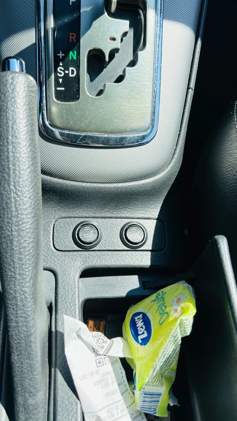 Toyota Avensis 1.8 129кс vvti, снимка 7 - Автомобили и джипове - 52382850