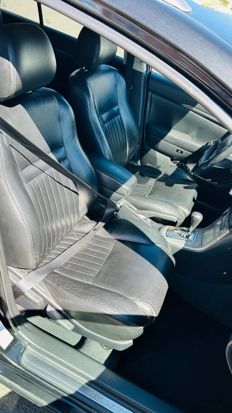 Toyota Avensis 1.8 129кс vvti, снимка 15 - Автомобили и джипове - 52382850