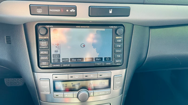 Toyota Avensis 1.8 129кс vvti, снимка 13 - Автомобили и джипове - 52382850