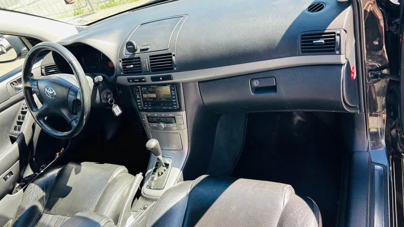 Toyota Avensis 1.8 129кс vvti, снимка 6 - Автомобили и джипове - 52382850