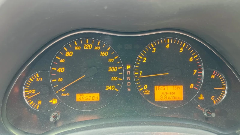 Toyota Avensis 1.8 129кс vvti, снимка 12 - Автомобили и джипове - 52382850