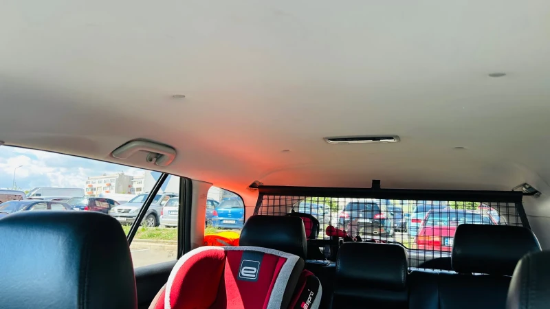 Toyota Avensis 1.8 129кс vvti, снимка 17 - Автомобили и джипове - 52382850