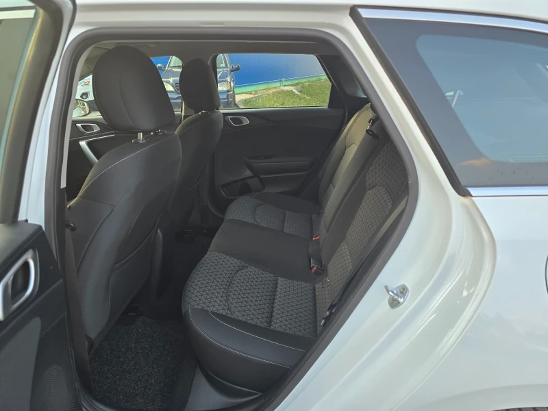 Kia Ceed 1.6CRDI/116ps/DCT7, снимка 12 - Автомобили и джипове - 51290564