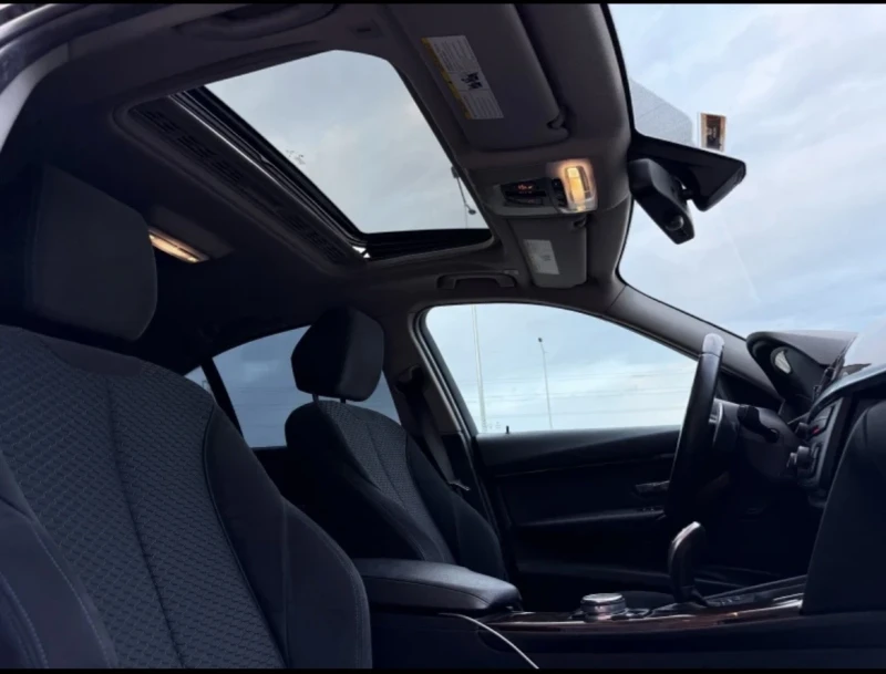 BMW 320 xDrive 4x4, снимка 11 - Автомобили и джипове - 52314745