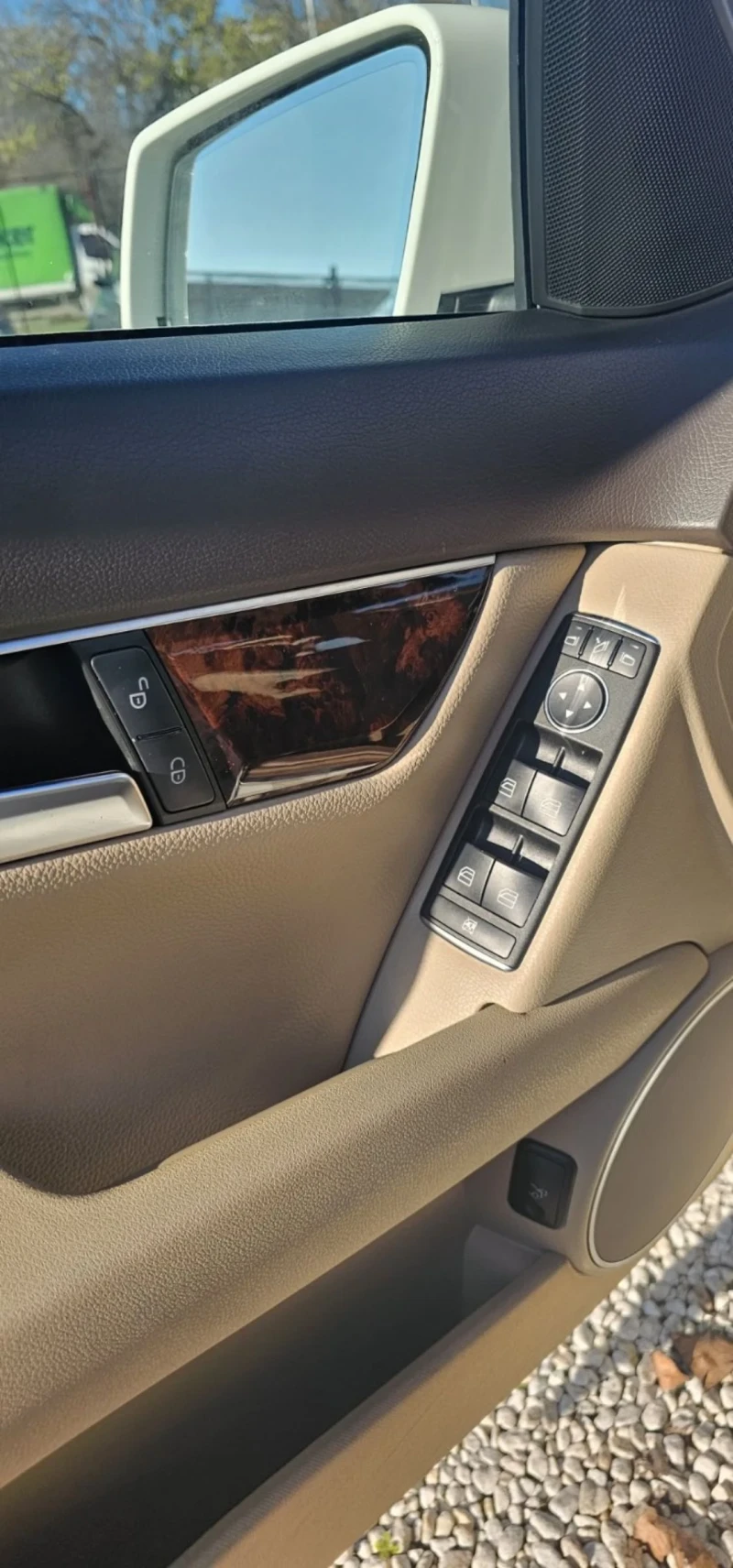 Mercedes-Benz C 250 4Matic, снимка 12 - Автомобили и джипове - 52742177