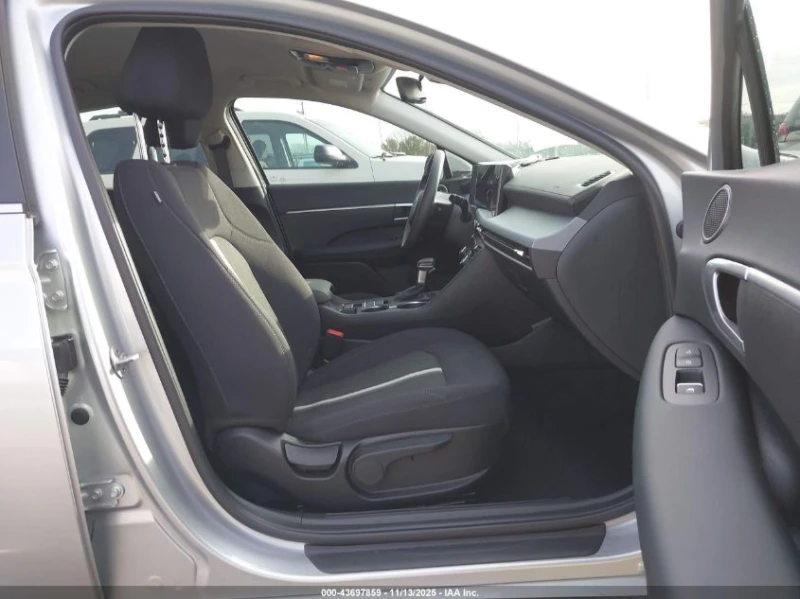 Hyundai Sonata SE, снимка 7 - Автомобили и джипове - 53144918