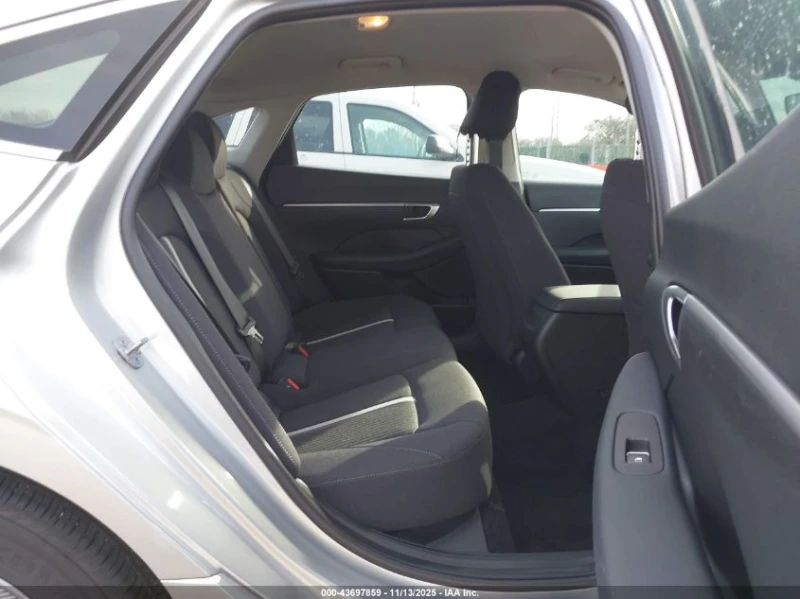 Hyundai Sonata SE, снимка 8 - Автомобили и джипове - 53144918