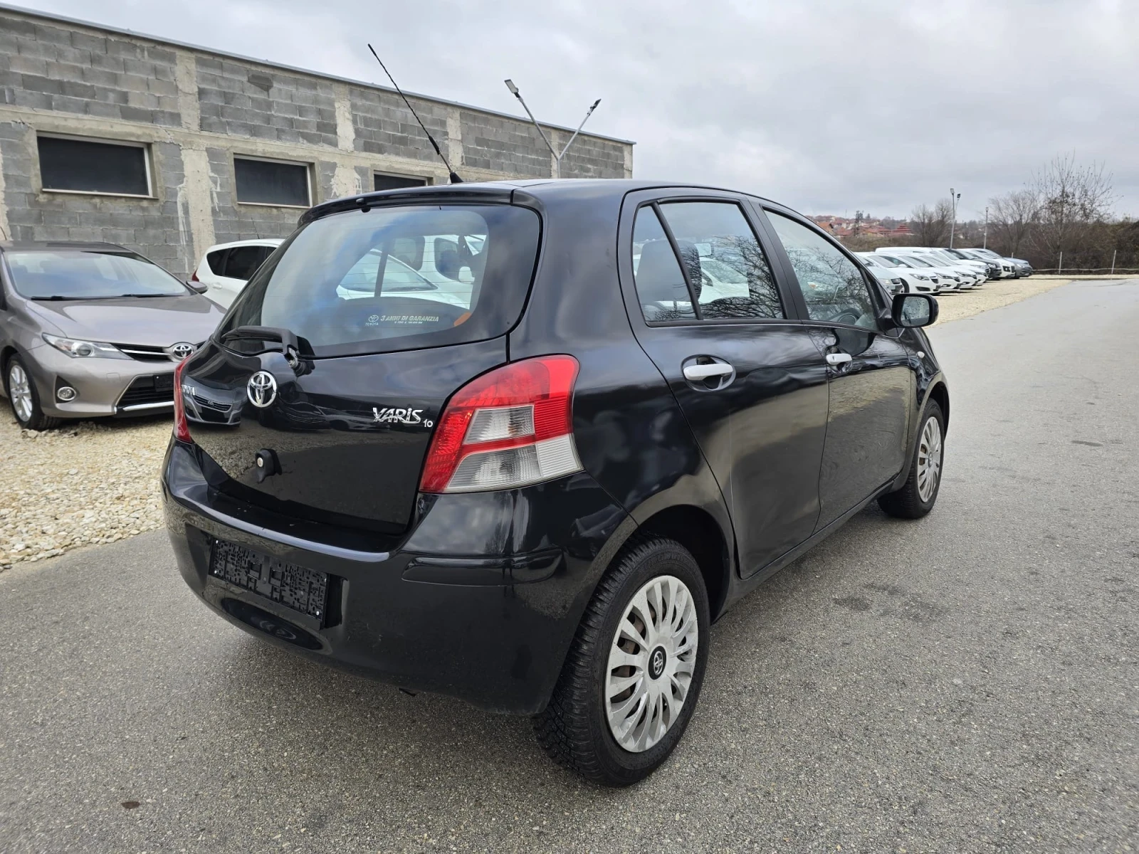 Toyota Yaris 147хил. Facelift  - изображение 5