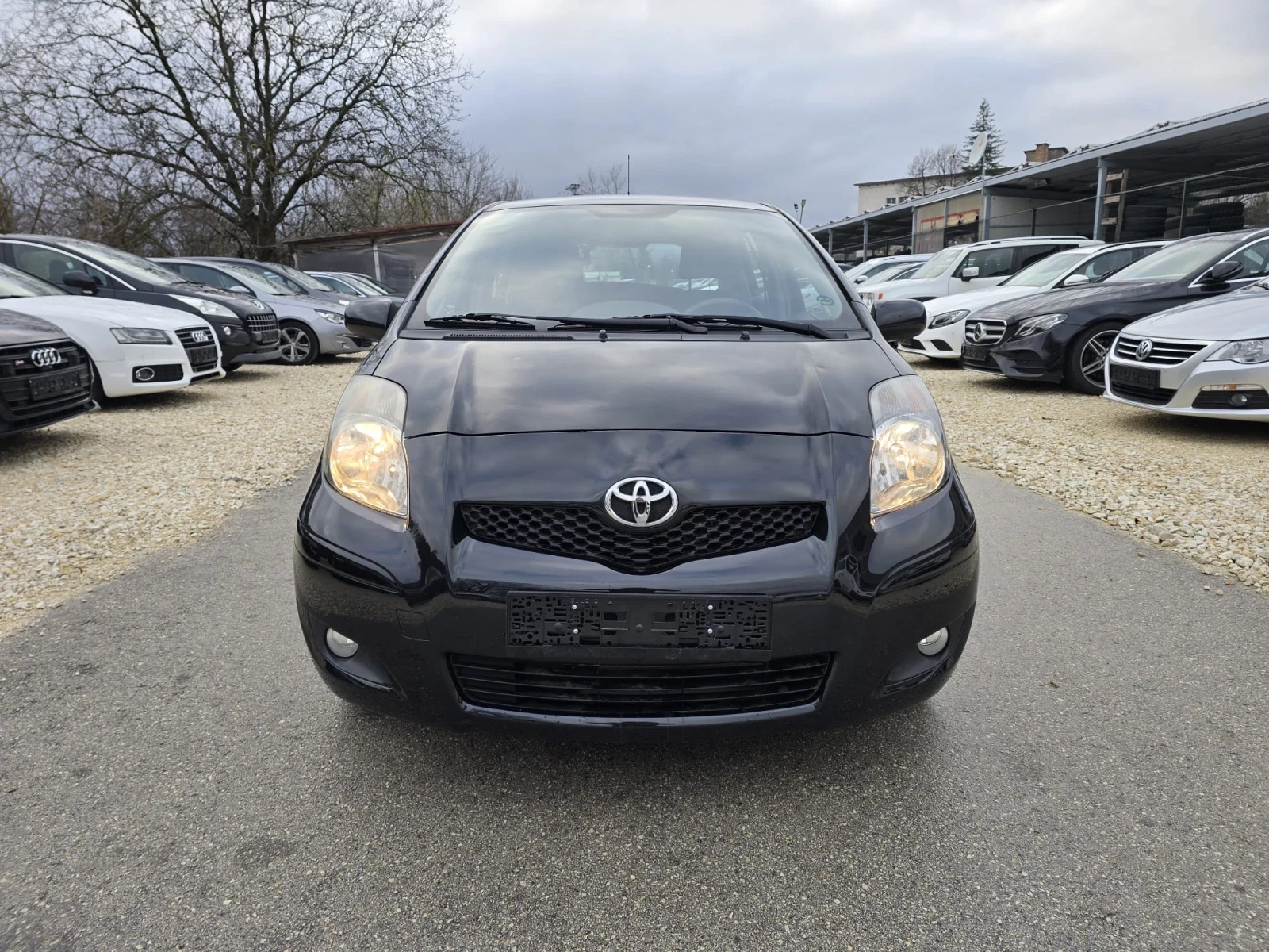 Toyota Yaris 147хил. Facelift  - изображение 3