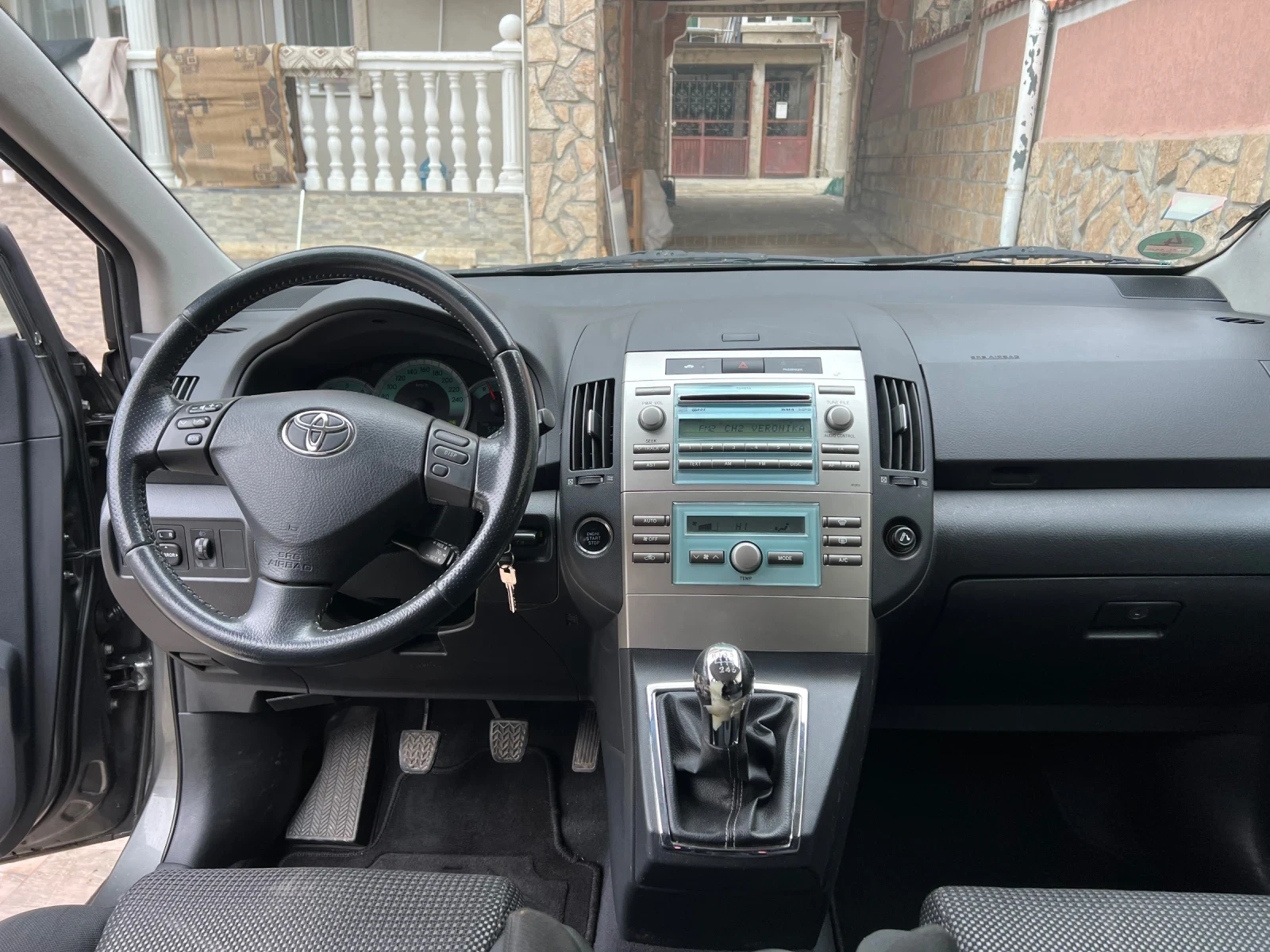 Toyota Corolla verso  - изображение 7