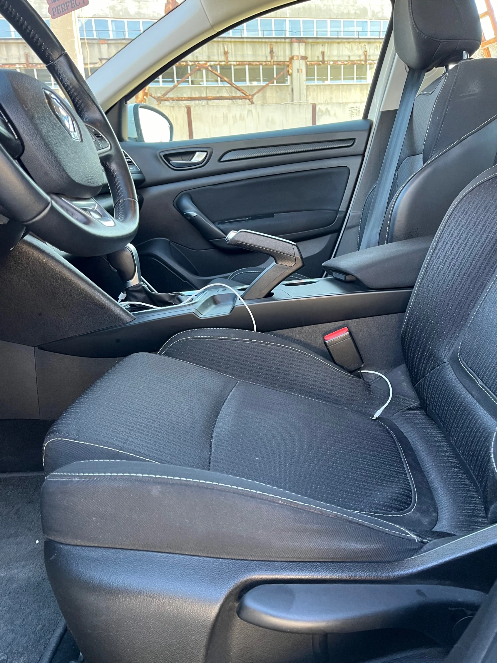 Renault Megane 1.5/110/АВТОМАТИК/НОВ ВНОС - изображение 10