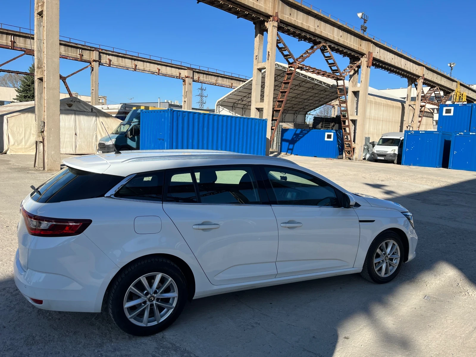 Renault Megane 1.5/110/АВТОМАТИК/НОВ ВНОС - изображение 8