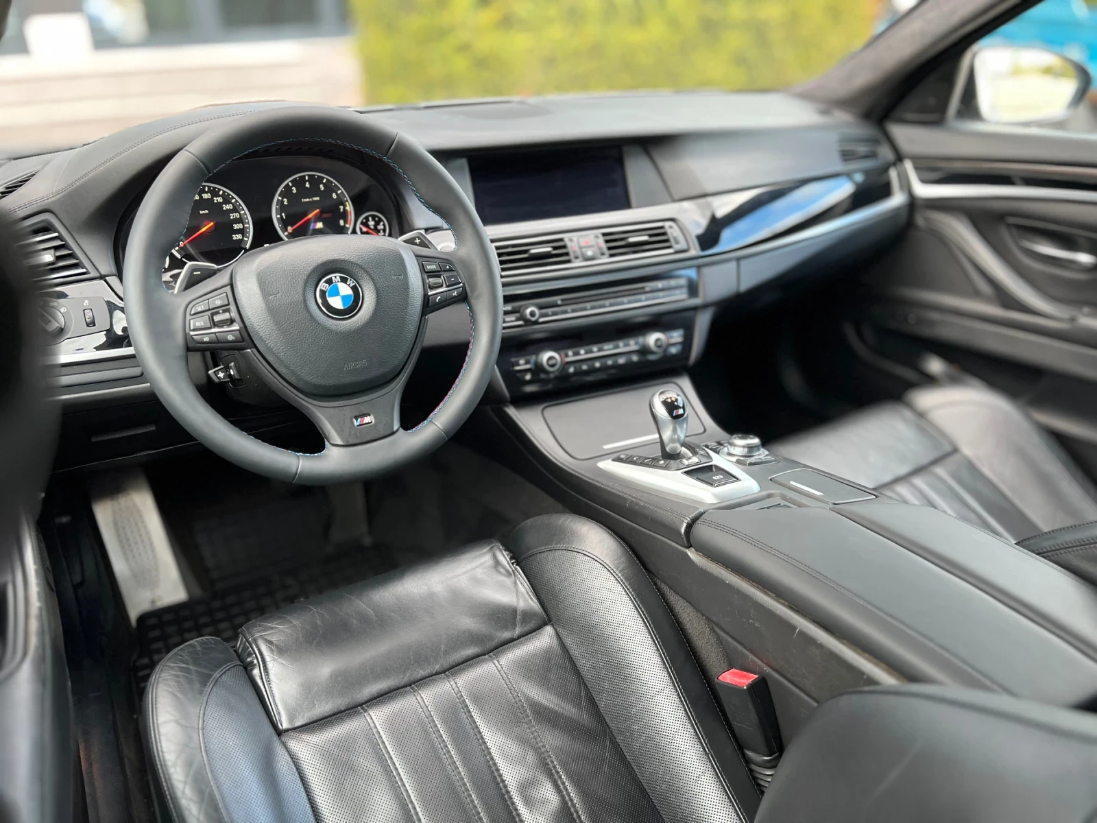 BMW M5 F10 - изображение 8