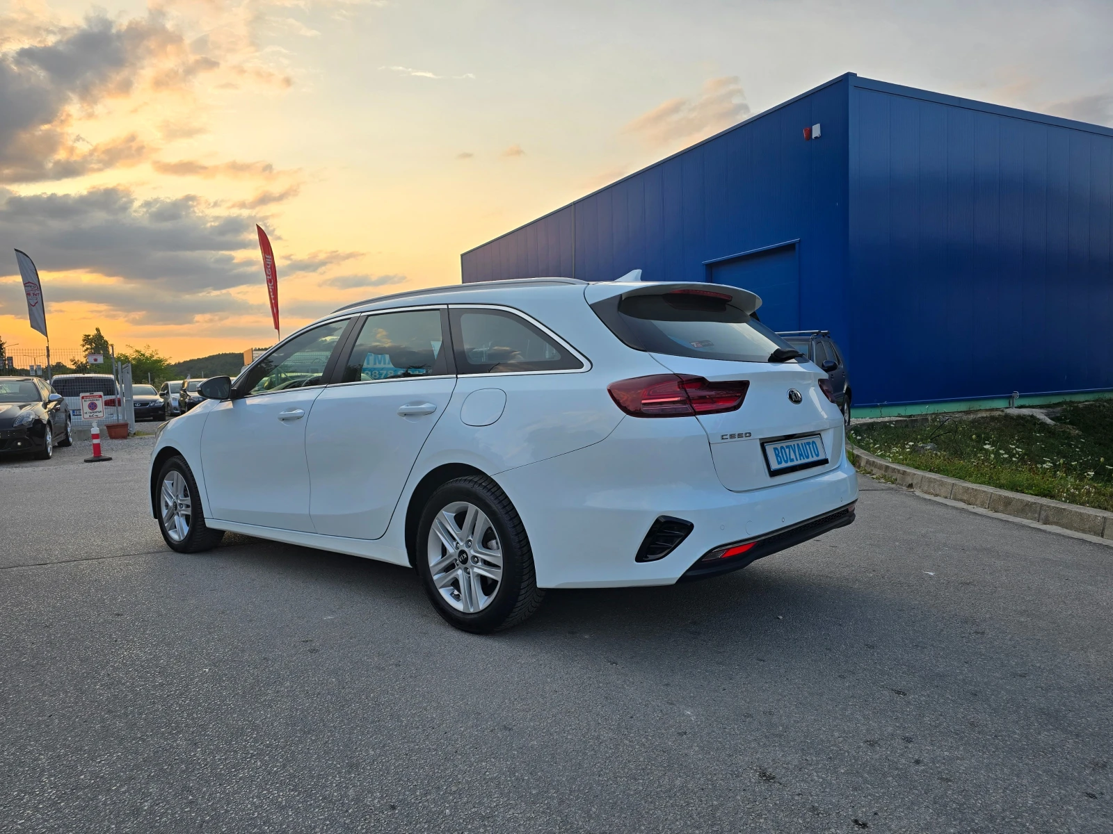 Kia Ceed 1.6CRDI/116ps/DCT7 - изображение 4