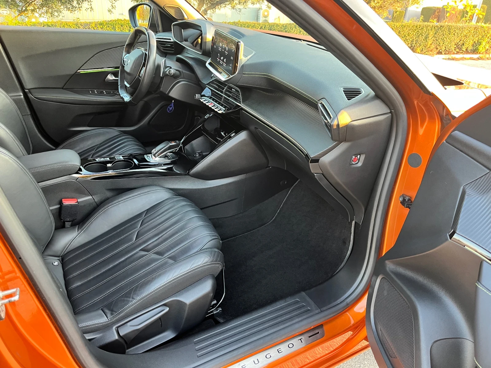 Peugeot 2008 1.2 PureTech GT Pack - изображение 10