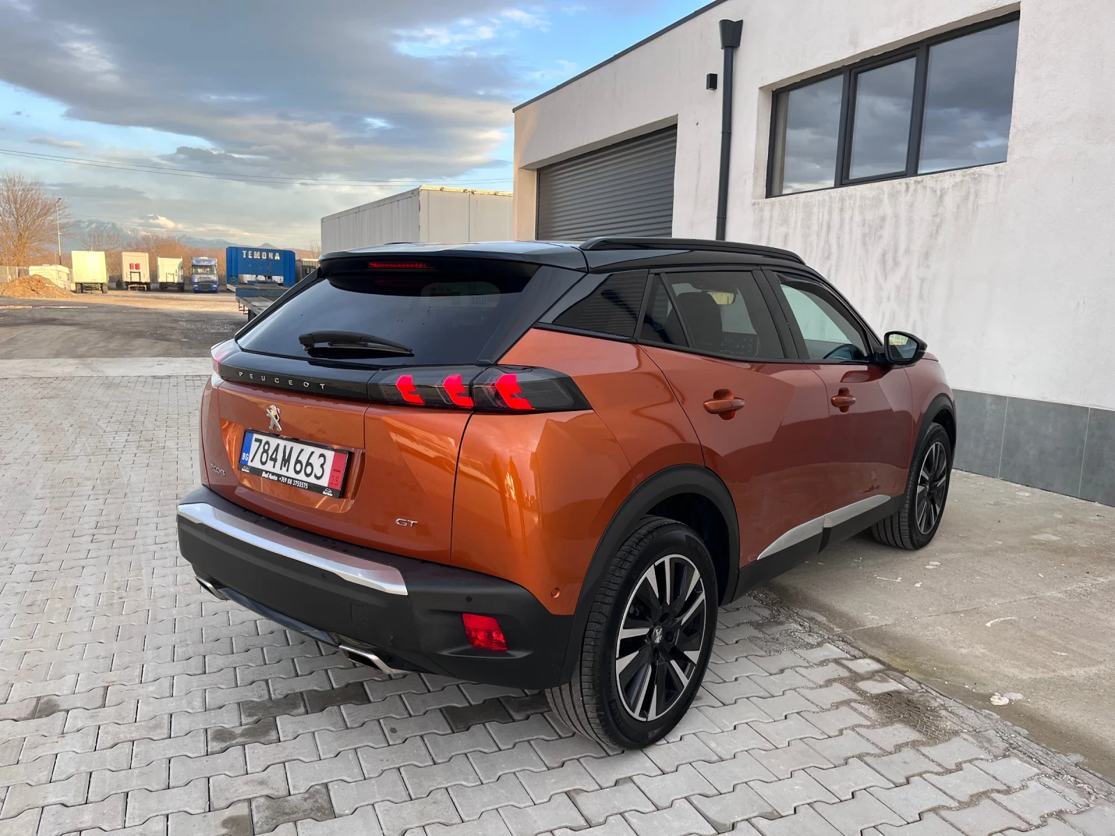 Peugeot 2008 1.2 PureTech GT Pack / КАТО НОВА / 39 000 км. - изображение 6