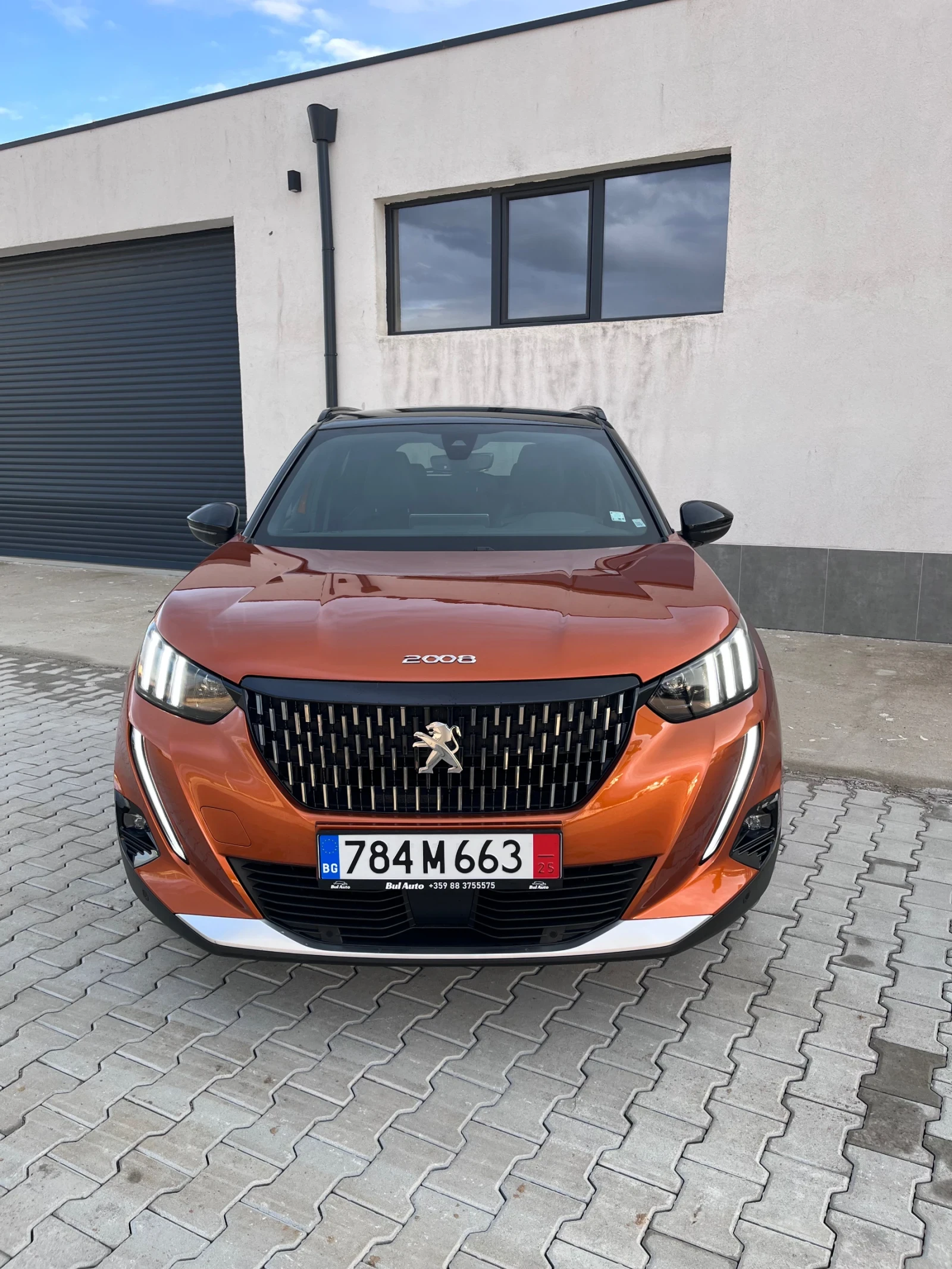Peugeot 2008 1.2 PureTech GT Pack / КАТО НОВА / 39 000 км. - изображение 2