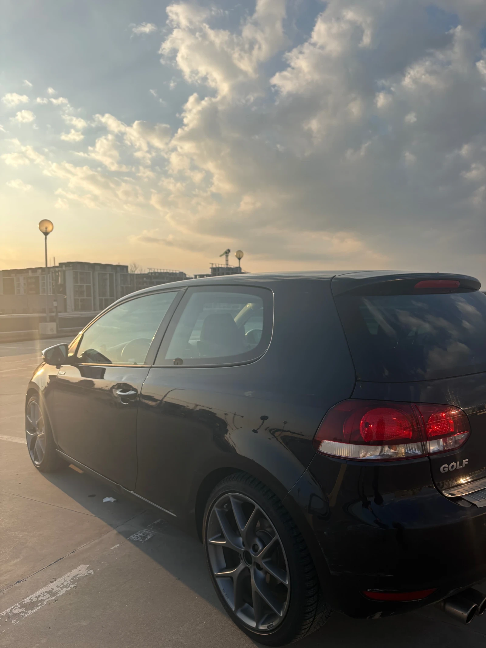 VW Golf, снимка 3 - Автомобили и джипове - 53737613
