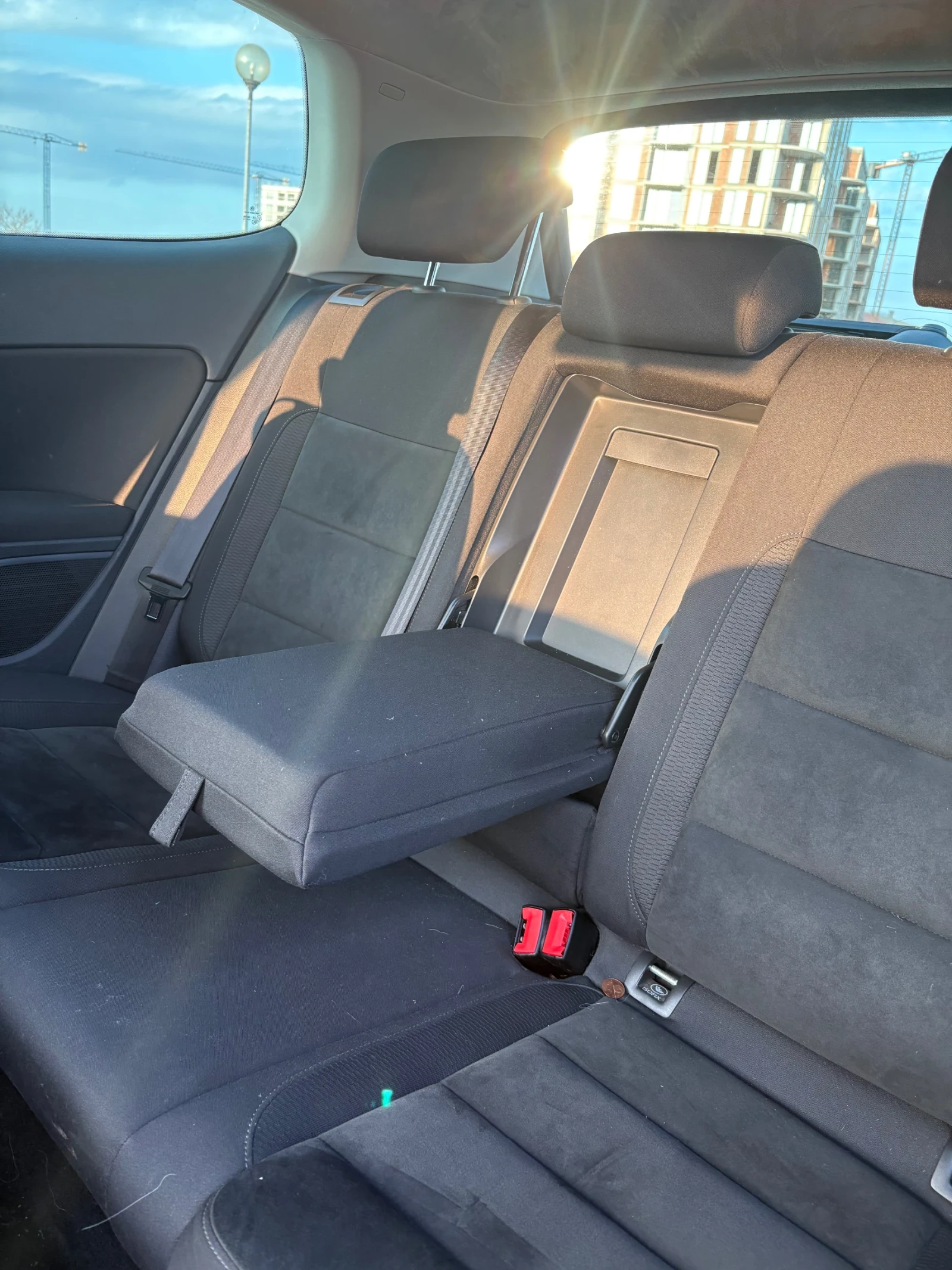 VW Golf, снимка 7 - Автомобили и джипове - 53737613