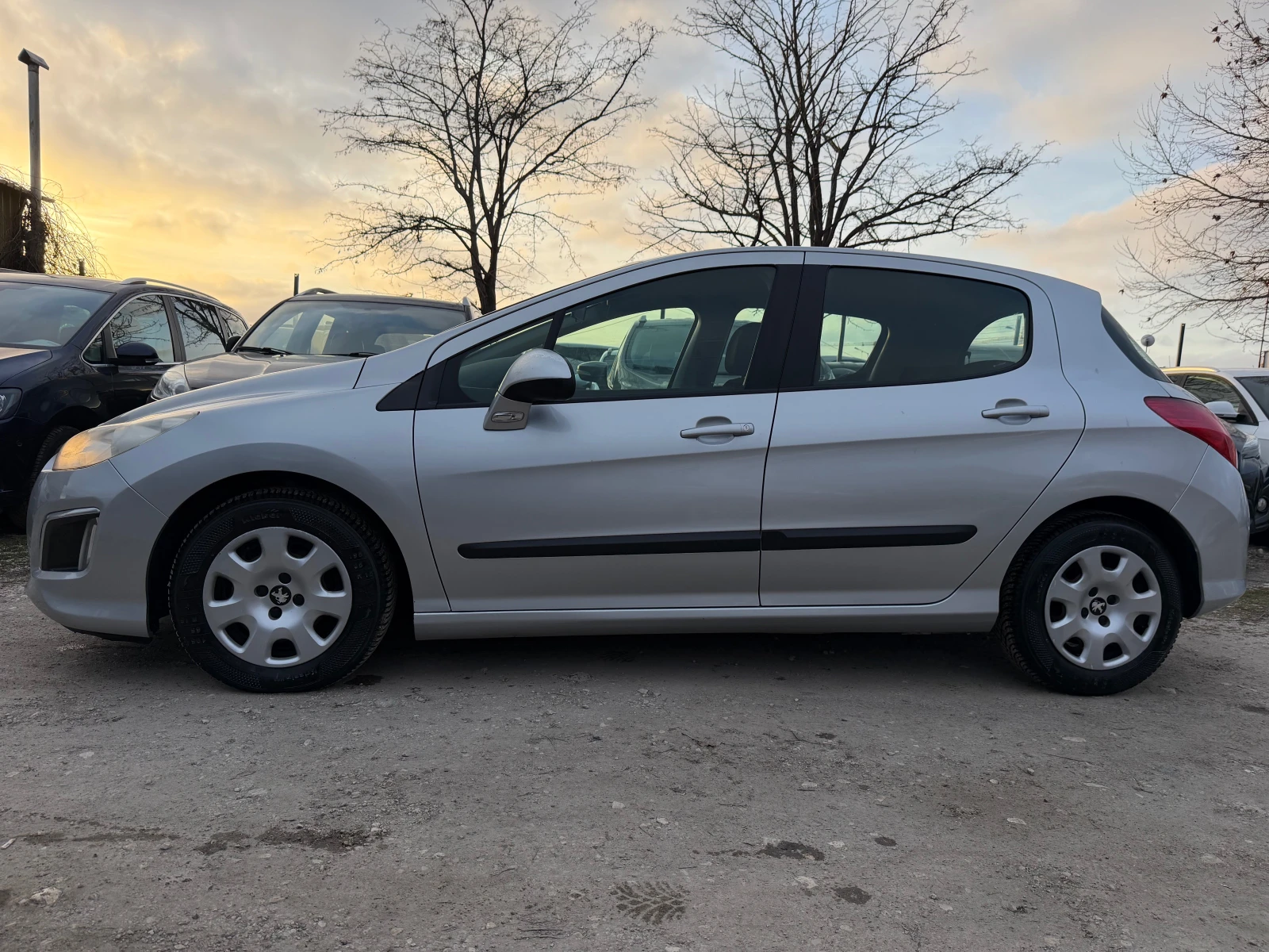 Peugeot 308 1.6HDI Г.О. АВТОКАСКО ОБСЛУЖЕН , снимка 7 - Автомобили и джипове - 53801981