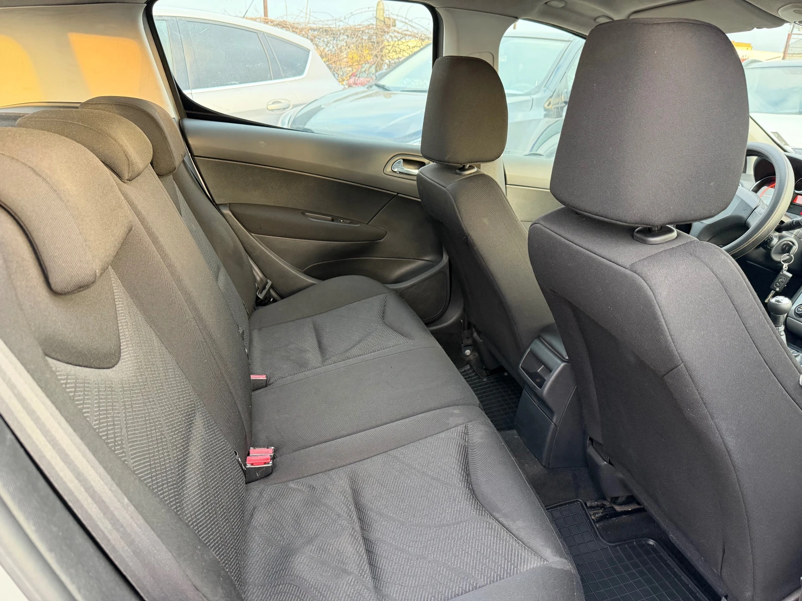 Peugeot 308 1.6HDI Г.О. АВТОКАСКО ОБСЛУЖЕН , снимка 11 - Автомобили и джипове - 53801981