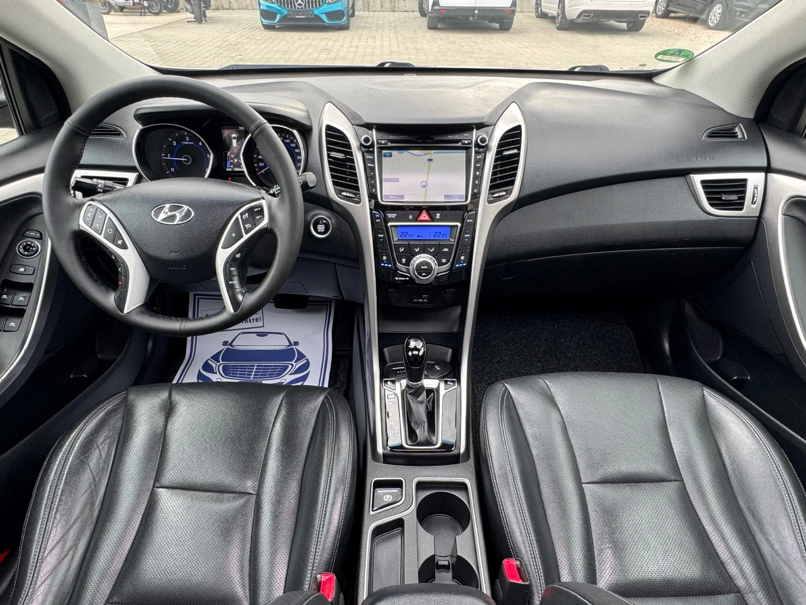 Hyundai I30 1.6CRDI AVTOMAT PANORAMA, снимка 11 - Автомобили и джипове - 53965913