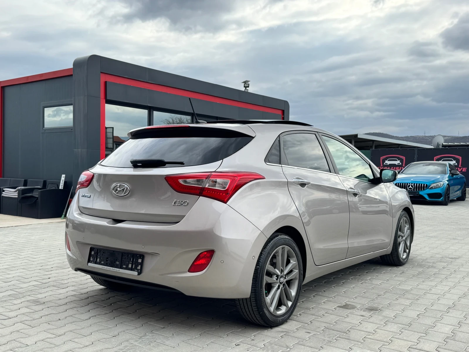 Hyundai I30 1.6CRDI AVTOMAT PANORAMA, снимка 5 - Автомобили и джипове - 53965913