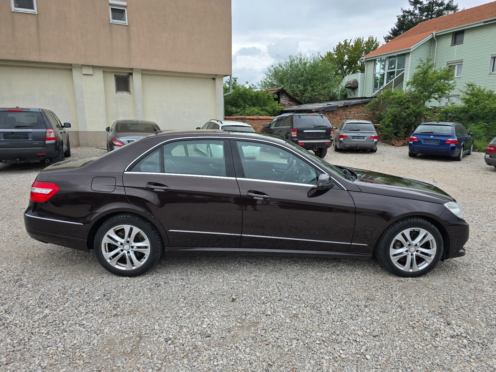 Mercedes-Benz E 500 4-MATIC, снимка 7 - Автомобили и джипове - 54482893
