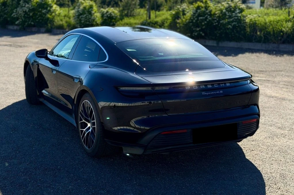 Porsche Taycan 4S, снимка 3 - Автомобили и джипове - 54831373