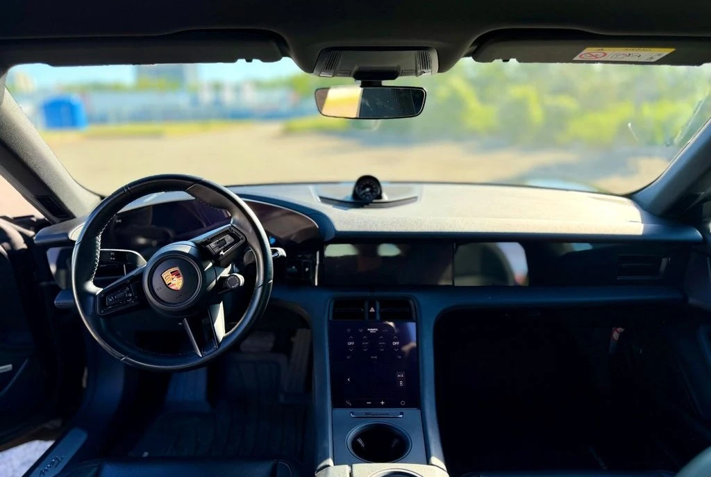 Porsche Taycan 4S, снимка 4 - Автомобили и джипове - 54831373