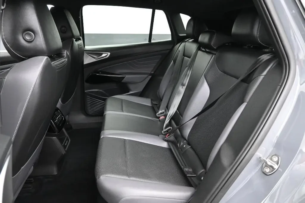 VW ID.4 Pro S AWD, снимка 10 - Автомобили и джипове - 54879263