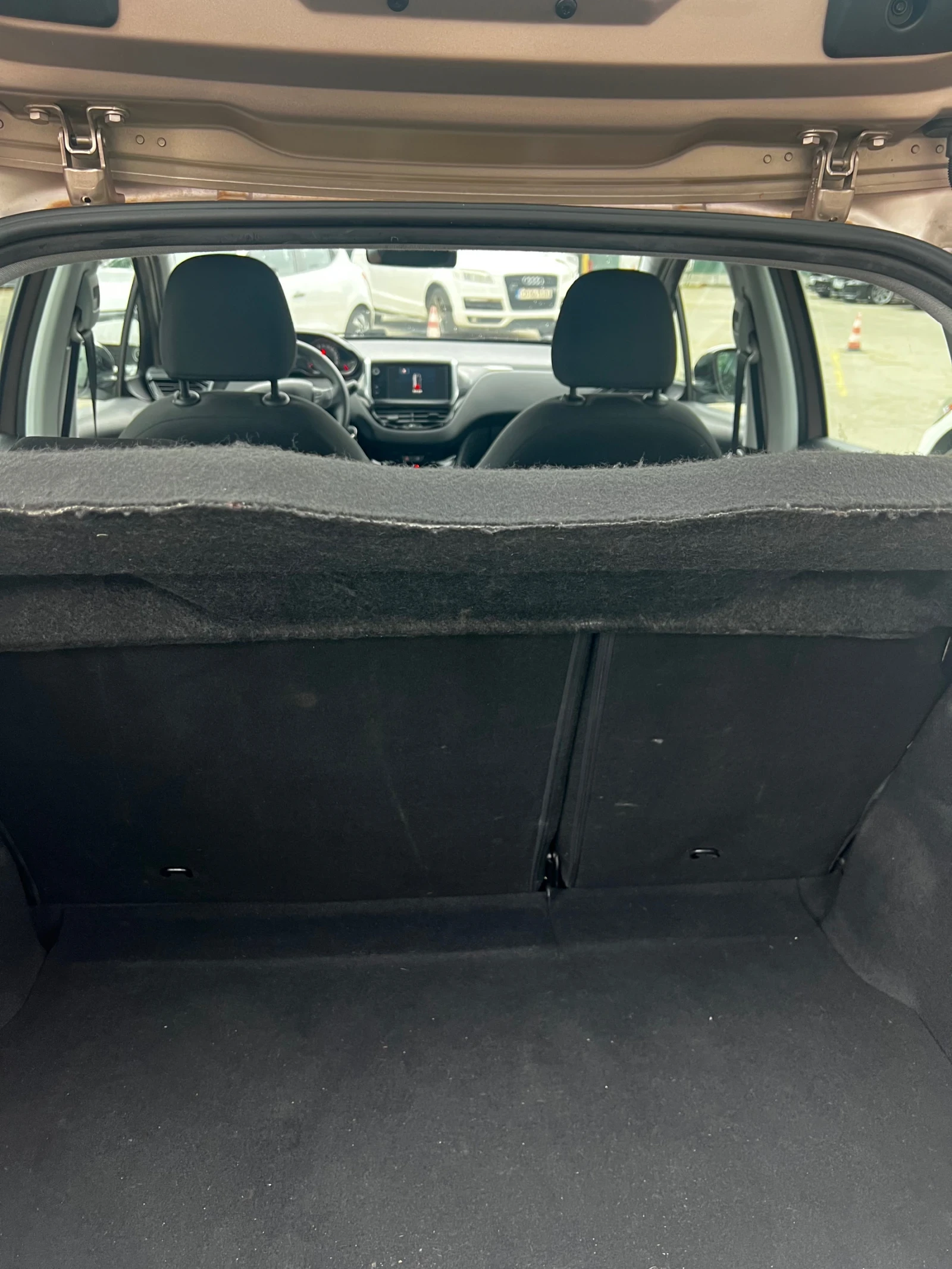 Peugeot 208, снимка 15 - Автомобили и джипове - 55084801
