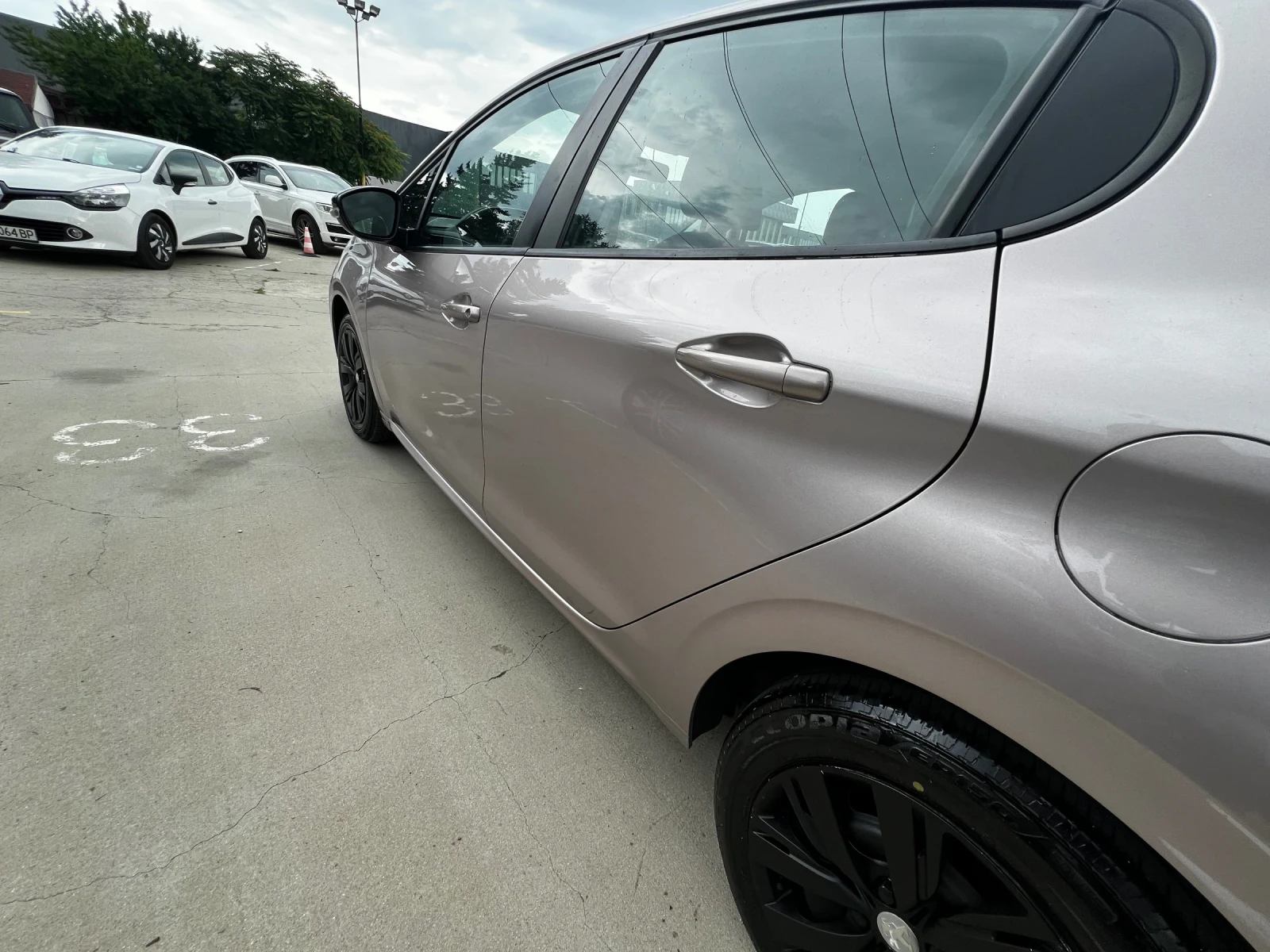 Peugeot 208, снимка 7 - Автомобили и джипове - 55084801