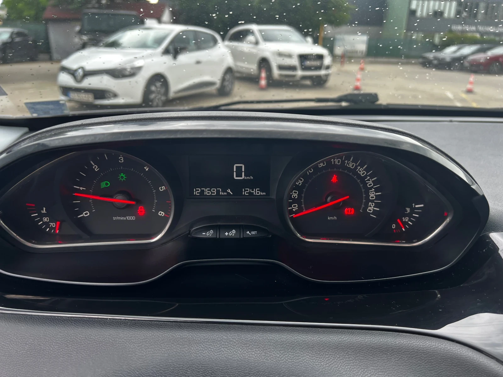 Peugeot 208, снимка 8 - Автомобили и джипове - 55084801
