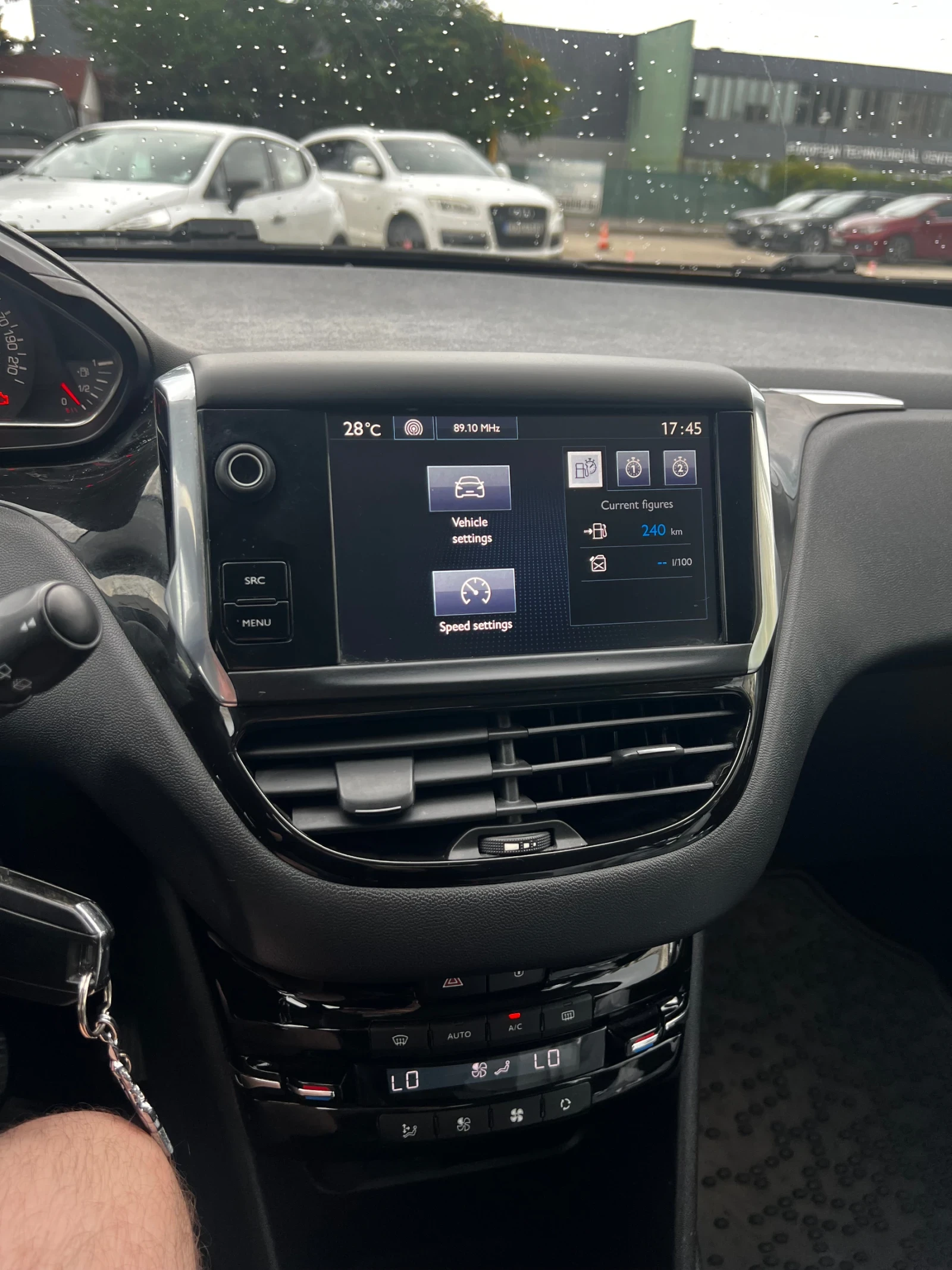 Peugeot 208, снимка 9 - Автомобили и джипове - 55084801